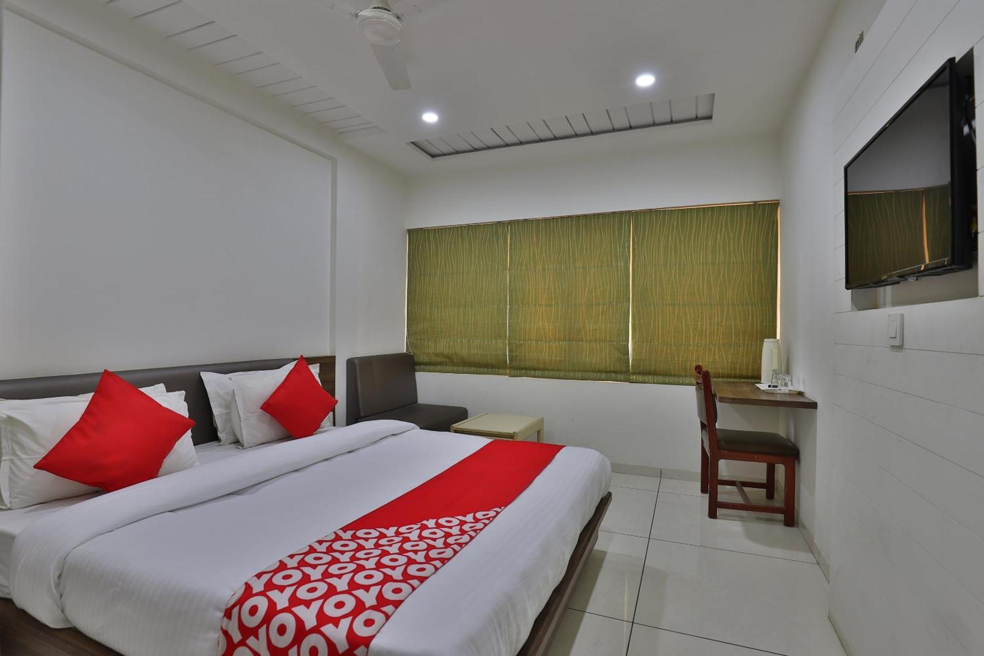 Collection O Panchsheel Hotel Vadodara Bagian luar foto