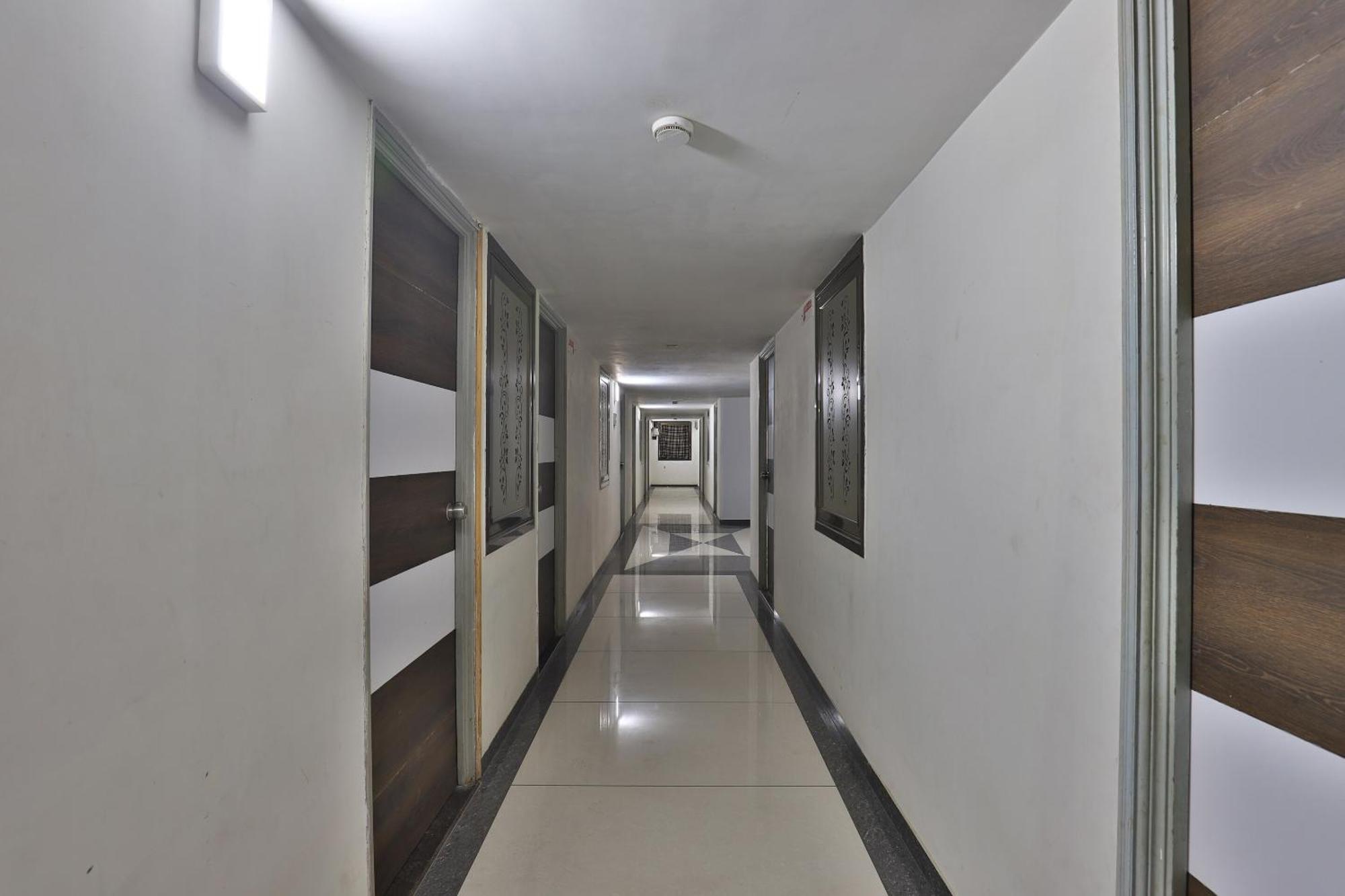 Collection O Panchsheel Hotel Vadodara Bagian luar foto