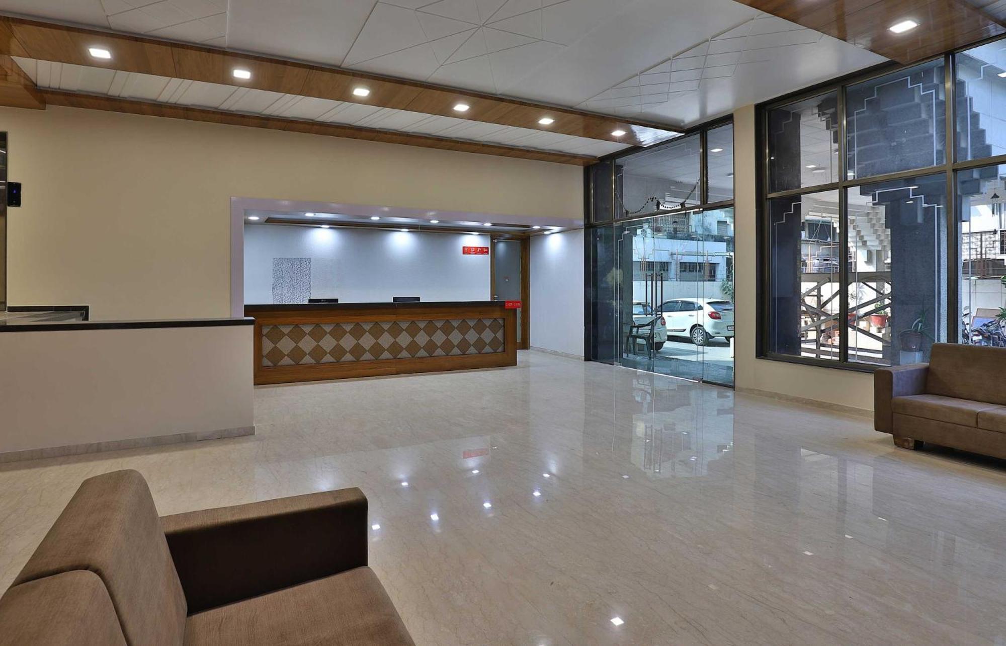 Collection O Panchsheel Hotel Vadodara Bagian luar foto
