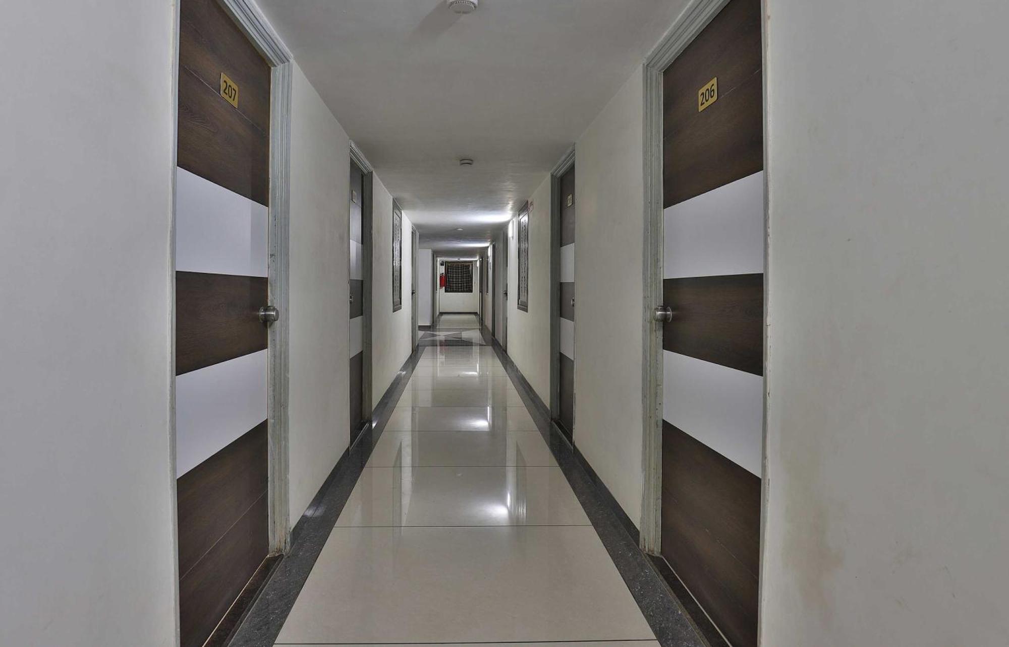 Collection O Panchsheel Hotel Vadodara Bagian luar foto