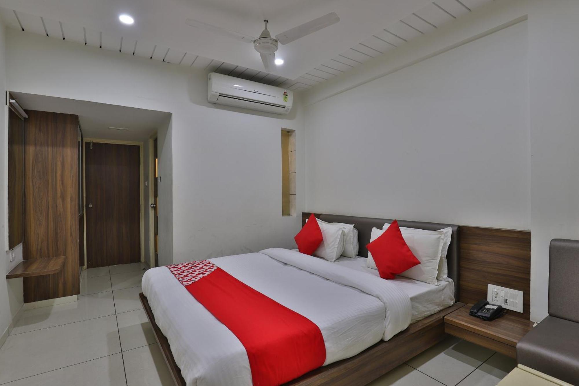 Collection O Panchsheel Hotel Vadodara Bagian luar foto