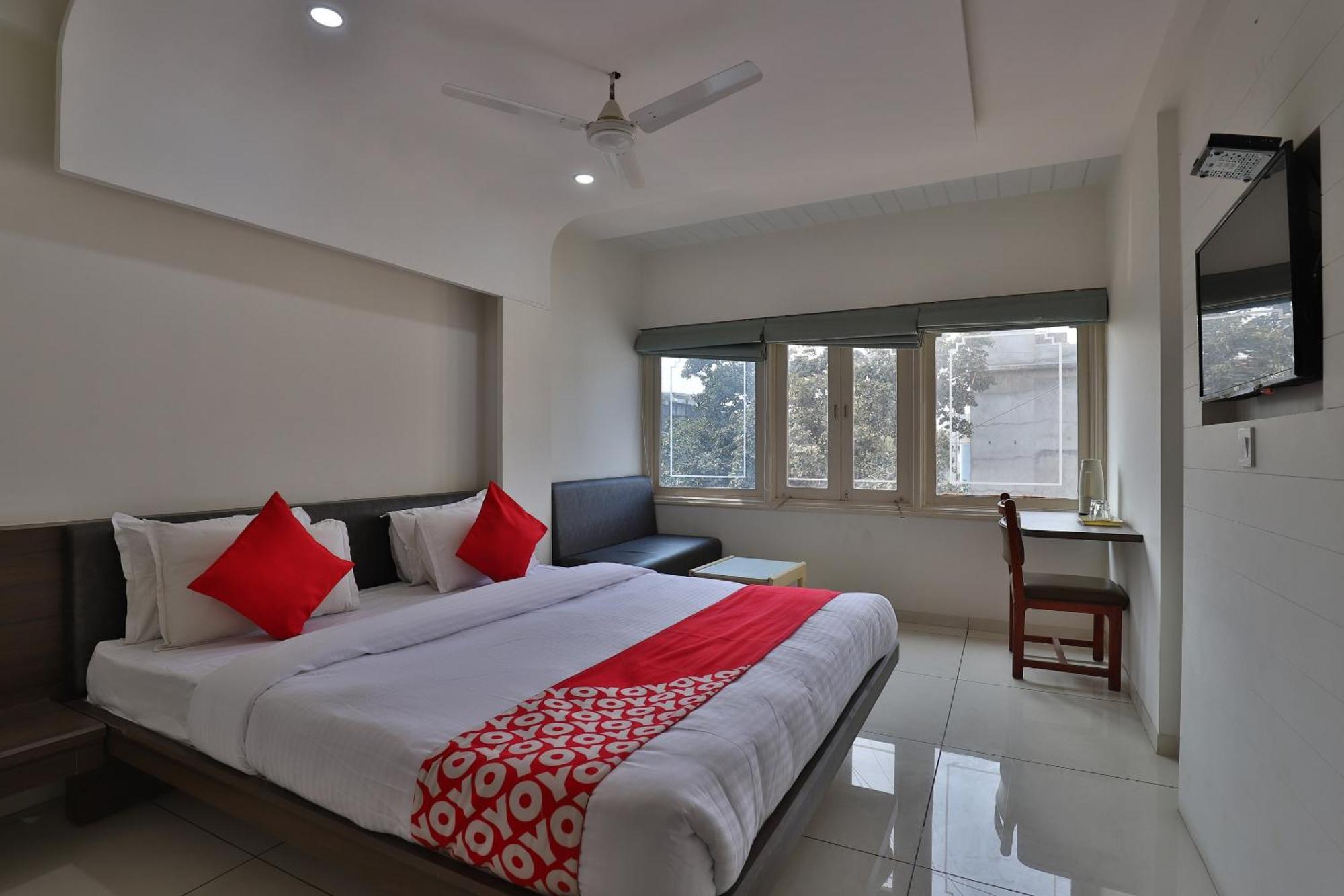 Collection O Panchsheel Hotel Vadodara Bagian luar foto