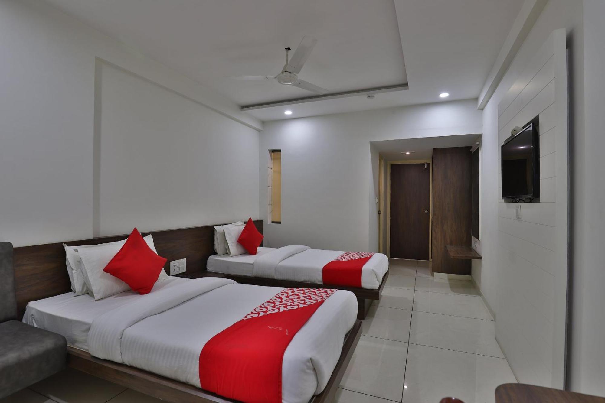 Collection O Panchsheel Hotel Vadodara Bagian luar foto