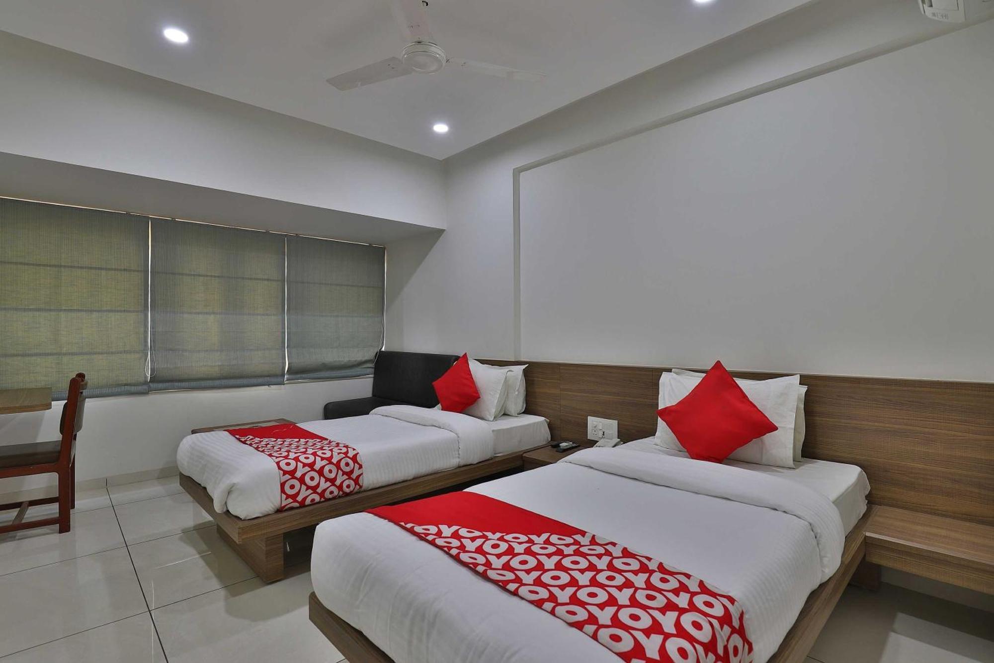 Collection O Panchsheel Hotel Vadodara Bagian luar foto