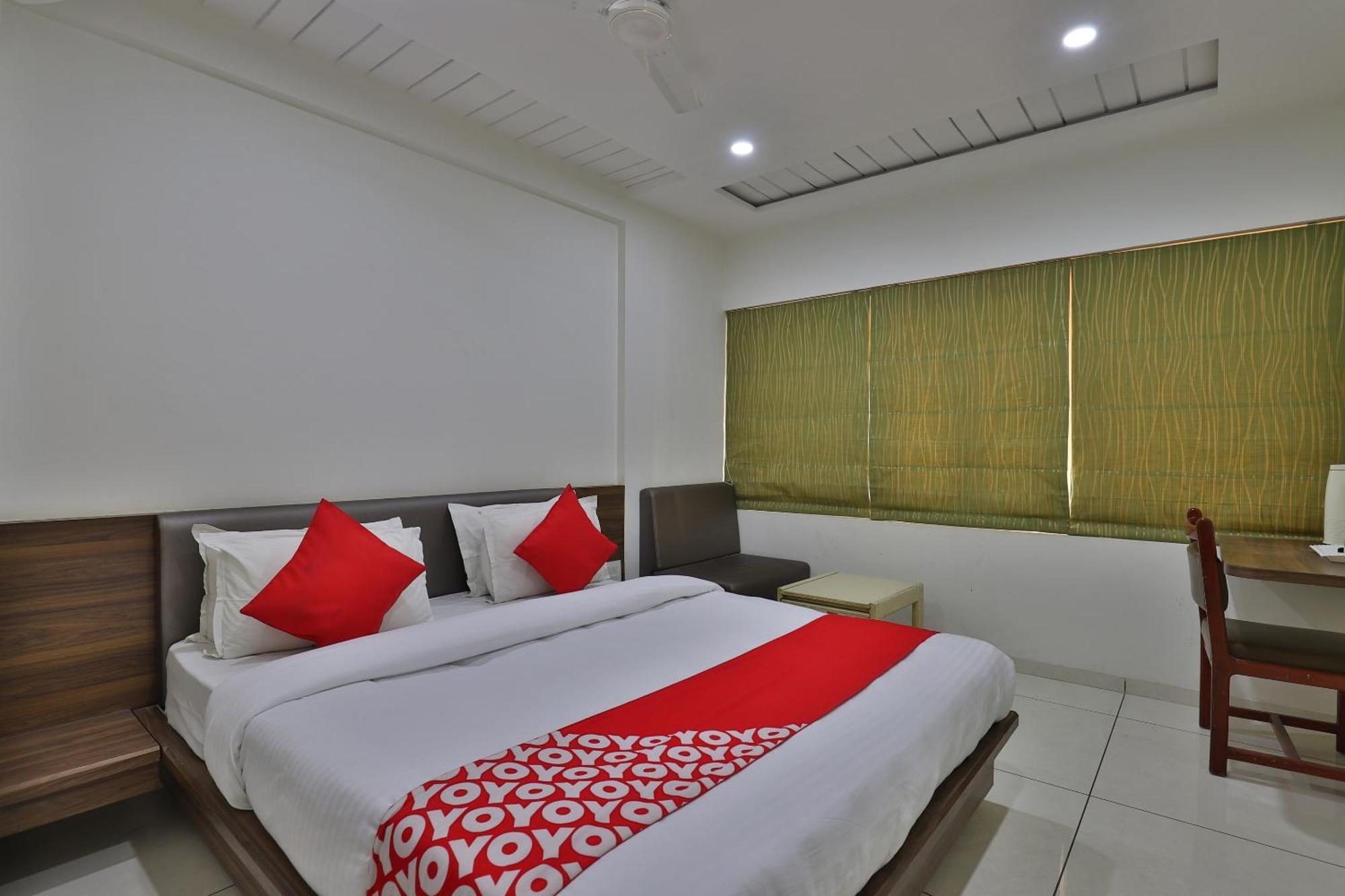 Collection O Panchsheel Hotel Vadodara Bagian luar foto